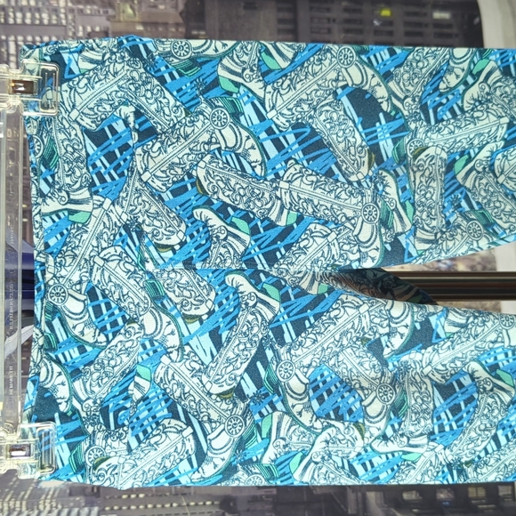 LulaRoe Cowboy Boots Print One Size Leggings - Picture 1 of 3